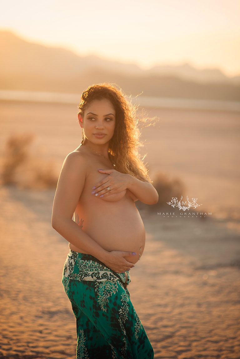dry lake bed maternity pictures