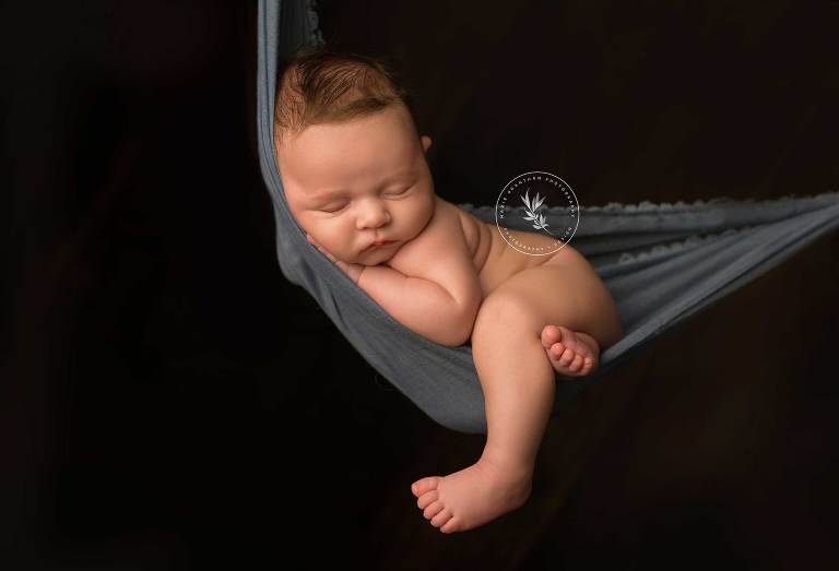 marie_grantham_Photography_Newborn_photographer_Las_Vegas_hanging_baby_photo