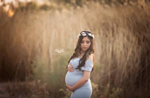 marie grantham Photography maternity photographer Las Vegas grass field maternity photos