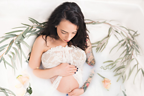 marie_grantham_Photography_maternity_photographer_Las_Vegas-milk-bath-maternity-photos