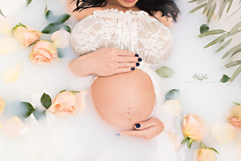 marie_grantham_Photography_maternity_photographer_Las_Vegas-milk-bath-maternity-photos