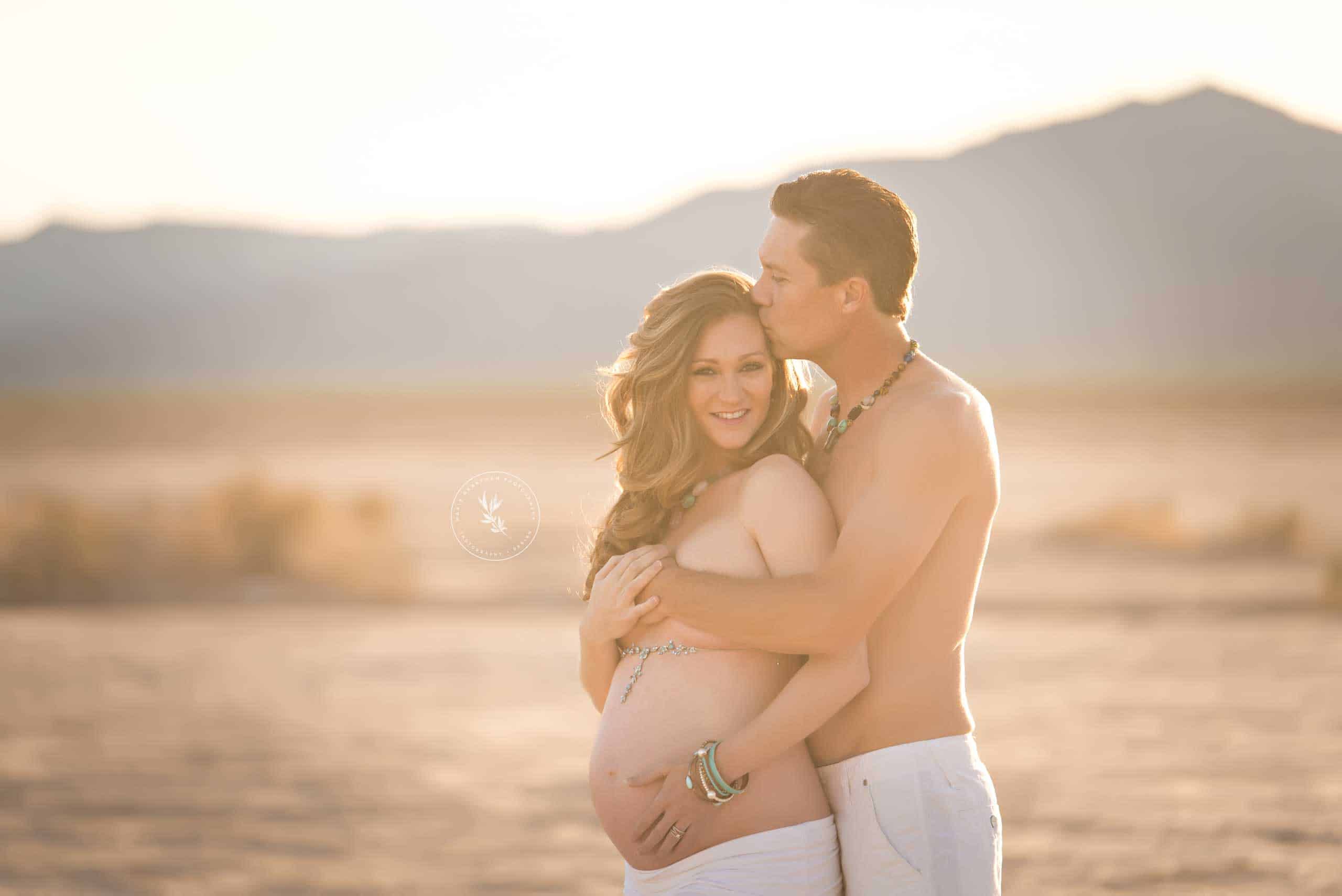 marie_grantham_Photography_maternity_photographer_Las_Vegas_dry_lake_bed_couples_maternity_photos
