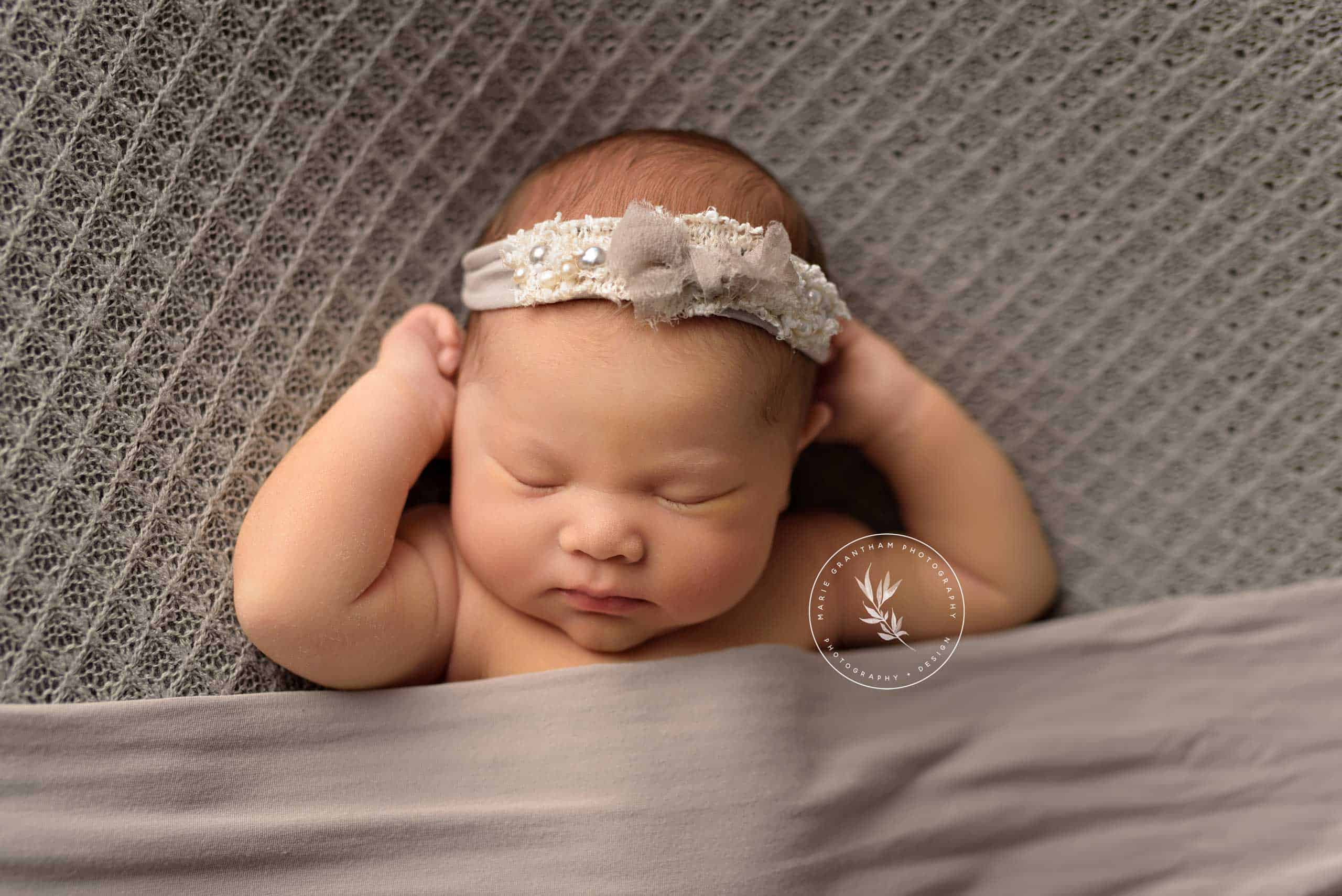 marie_grantham_Photography_Newborn_photographer_Las_Vegas_leaned_back_newborn_pose