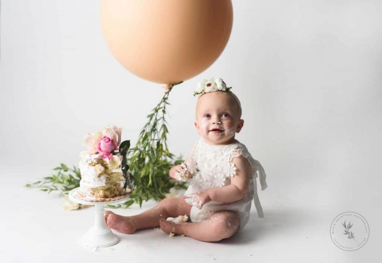 Baby Cake Smash Photographer Las Vegas Boho Cake Smash trendy first birthday photos