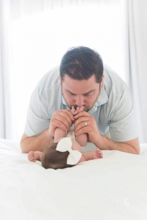 Lifestyle Newborn photographer Las Vegas marie grantham photography at home