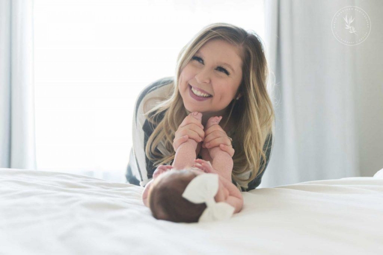 Lifestyle Newborn photographer Las Vegas marie grantham photography natural lifestyle posing