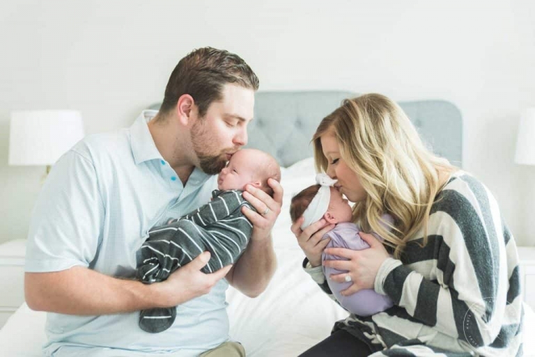 Lifestyle Newborn photographer Las Vegas marie grantham photography twins lifestyle