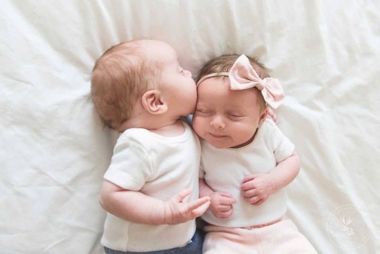 Lifestyle Newborn photographer Las Vegas marie grantham photography twins newborn portraits