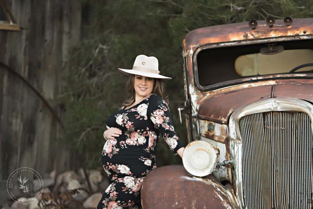 marie grantham Photography maternity photographer Las Vegas country floral dress