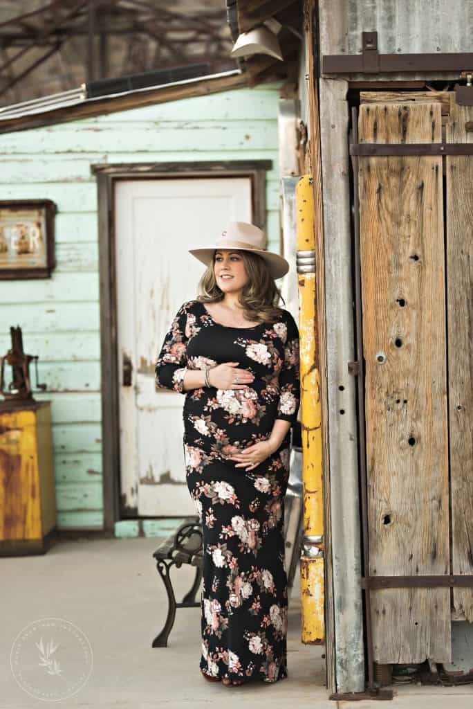 marie grantham Photography maternity photographer Las Vegas floral maternity dress
