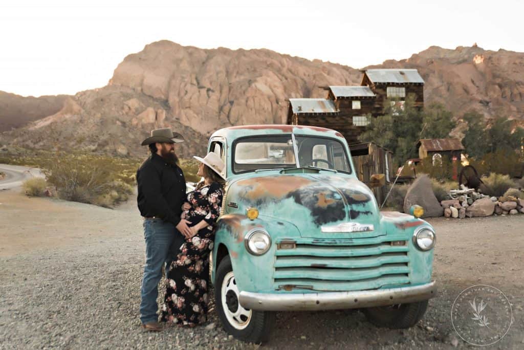 marie grantham Photography maternity photographer Las Vegas old ghost town