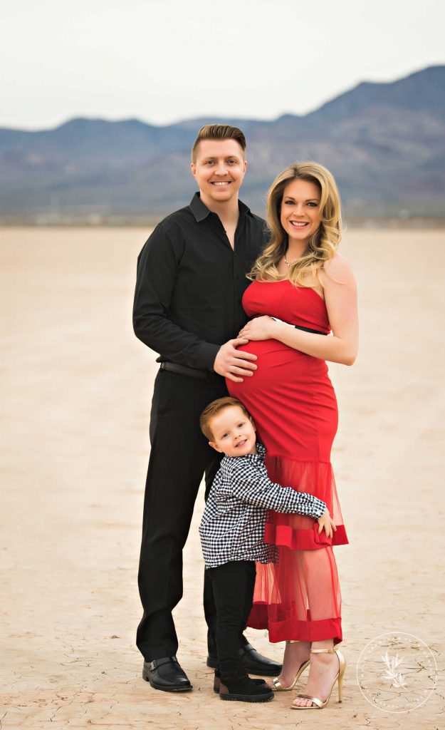 maternity photographer Las Vegas dry lake bed pictures