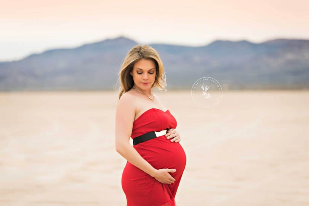 maternity photographer Las Vegas dry lake bed maternity portraits